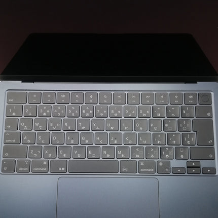 MacBook Air M2 / 13インチ / 2022 / 8GB / 256GB / ミッドナイト / ランク:A / MLY33J/A / 【中古品管理番号:40252】