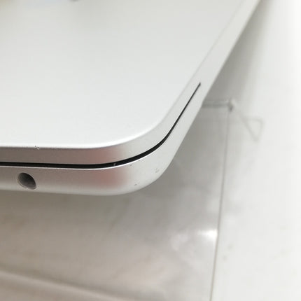 MacBook Air M2 / 15インチ / 2023 / 8GB / 256GB / シルバー / ランク:B / MQKR3J/A / 【中古品管理番号:40281】