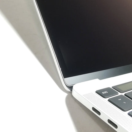 MacBook Pro M2 / 13インチ / 2022 / 8GB / 256GB / シルバー / ランク:B / MNEP3J/A / 【中古品管理番号:40283】