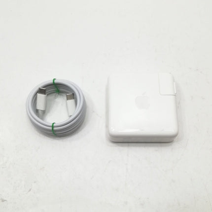 MacBook Pro M2 / 13インチ / 2022 / 8GB / 256GB / シルバー / ランク:B / MNEP3J/A / 【中古品管理番号:40283】