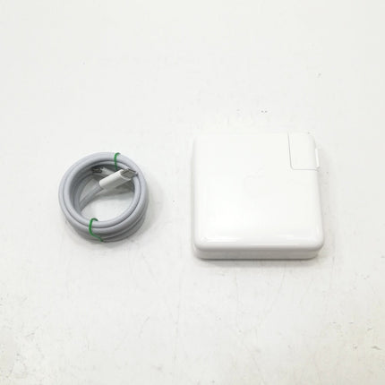 MacBook Pro M1 Pro / 14インチ / 2021 / 32GB / 1TB / シルバー / ランク:B / MKGT3J/A / 【中古品管理番号:40290】