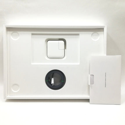 MacBook Air M2 / 13インチ / 2022 / 8GB / 256GB / ミッドナイト / ランク:C / MLY33J/A / 【中古品管理番号:40294】