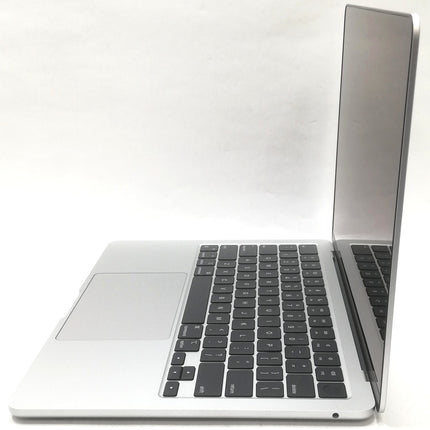 MacBook Air M2 / 13インチ / 2022(2024) / 16GB / 512GB / シルバー / ランク:A / MC7V4J/A / 【中古品管理番号:40296】