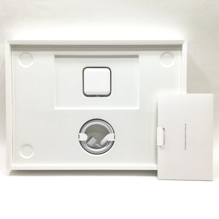 MacBook Air M2 / 13インチ / 2022(2024) / 16GB / 512GB / シルバー / ランク:A / MC7V4J/A / 【中古品管理番号:40296】