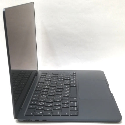MacBook Air M3 / 13インチ / 2024 / 16GB / 256GB / ミッドナイト / ランク:B / MC8K4J/A / 【中古品管理番号:40344】