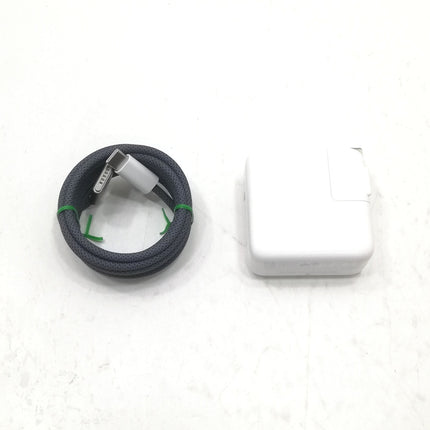 MacBook Air M3 / 13インチ / 2024 / 16GB / 256GB / ミッドナイト / ランク:B / MC8K4J/A / 【中古品管理番号:40344】