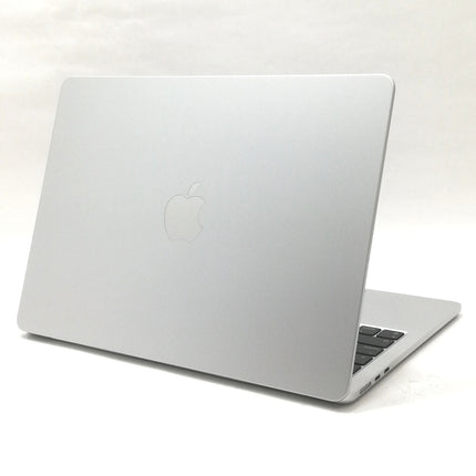 MacBook Air M2 / 13インチ / 2022 / 24GB / 512GB / シルバー / ランク:B / MLXY3J/A / 【中古品管理番号:40447】