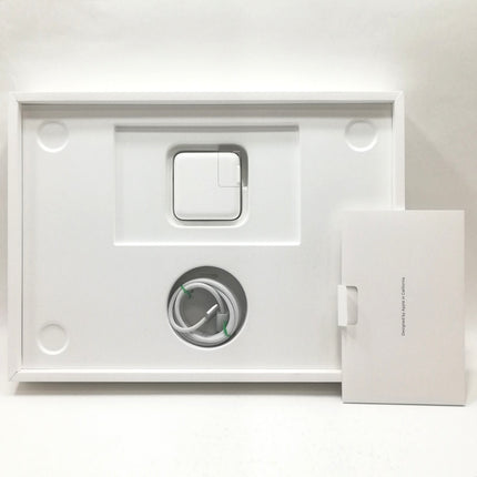 MacBook Air M4 / 13インチ / 2025 / 16GB / 256GB / シルバー / ランク:B / MW0W3J/A / 【中古品管理番号:40457】