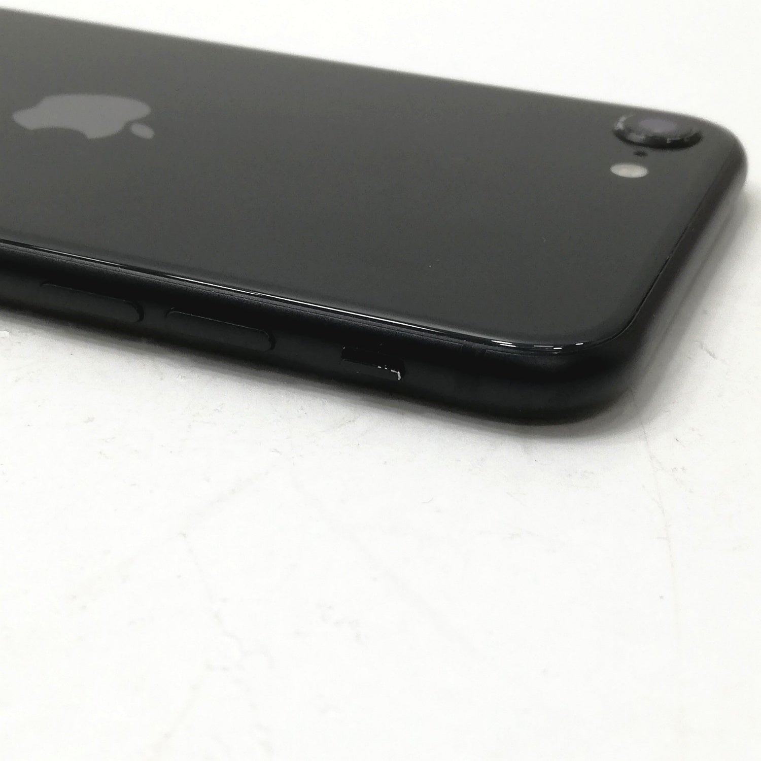 iPhone 中古 販売】iPhone SE 第2世代 / 2020 / 64GB / ブラック / au