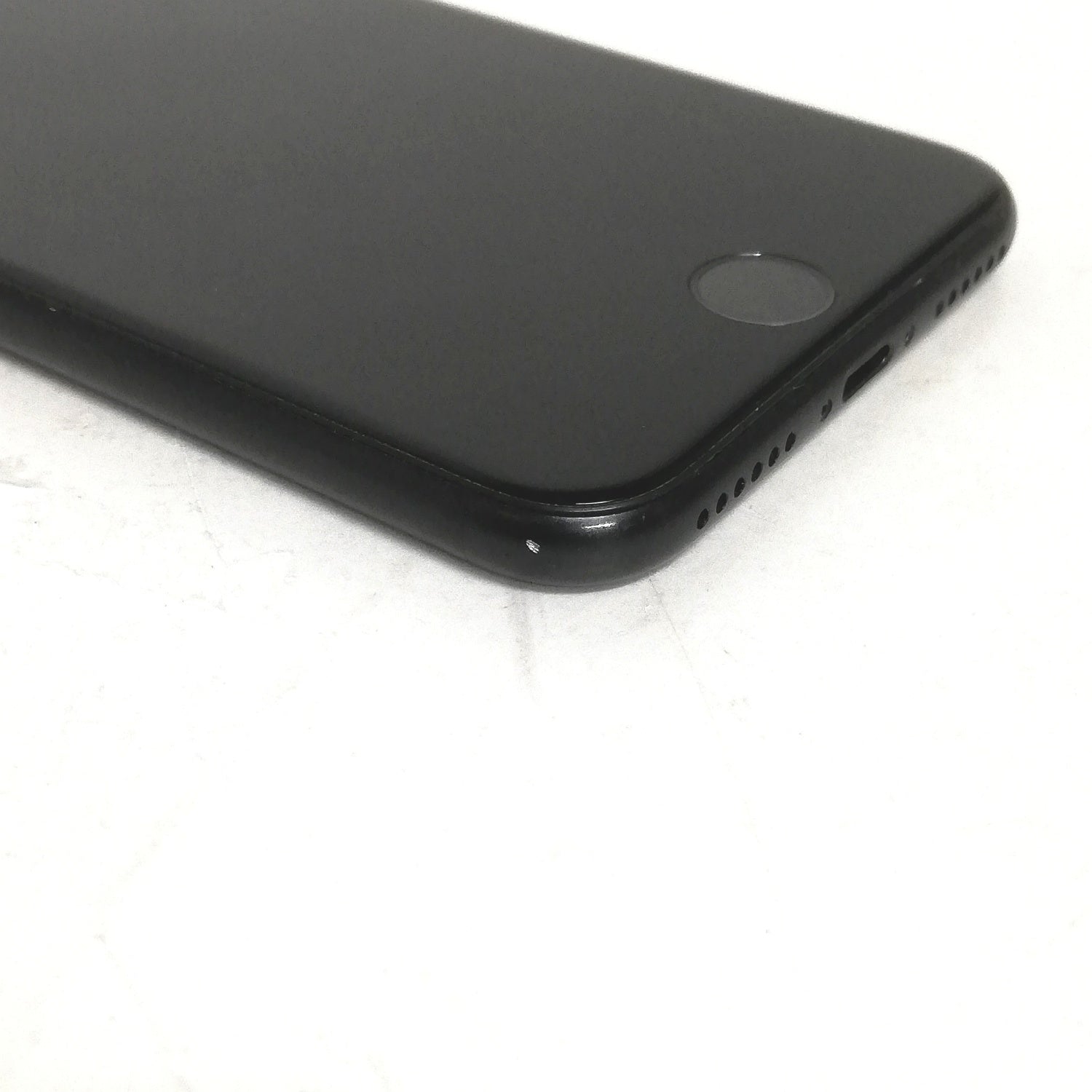 未使用 SIMロック解除済 iPhone SE2 64GB (第2世代) ブラック MHGP3J/A au 〇判定 iPhone SE（第2世代） 【中古パソコン SIMロック解除済】Apple SE（第2