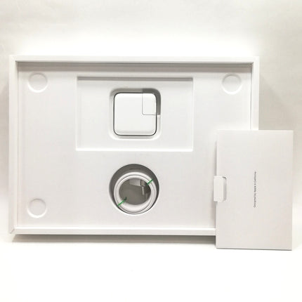 MacBook Air M2 / 13インチ / 2022(2024) / 16GB / 256GB / スターライト / ランク:B / MC7W4J/A / 【中古品管理番号:40497】