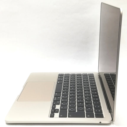 MacBook Air M2 / 13インチ / 2022(2024) / 16GB / 256GB / スターライト / ランク:B / MC7W4J/A / 【中古品管理番号:40497】