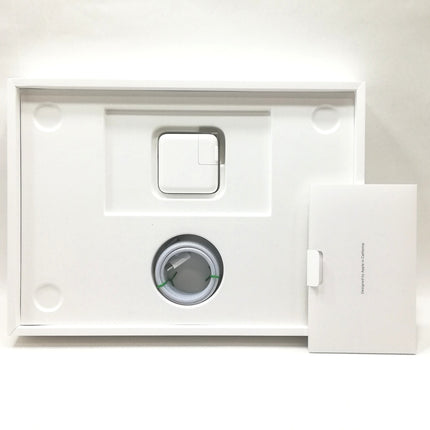 MacBook Air M4 / 13インチ / 2025 / 16GB / 256GB / スカイブルー / ランク:A / MC6T4J/A / 【中古品管理番号:40594】