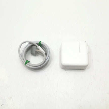 MacBook Air M2 / 13インチ / 2022 / 16GB / 512GB / スターライト / ランク:B / MLY13J/A / 【中古品管理番号:40642】