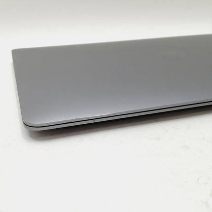 MacBook Air M1 / 13インチ / Mid2020 / 8GB / 256GB / スペースグレイ / ランク:C / MGN63J/A / 【中古品管理番号:40707】