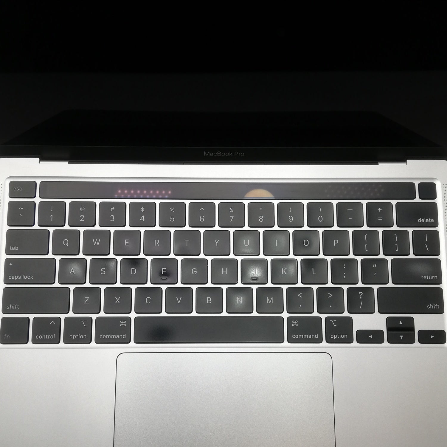 MacBook 中古 販売】MacBook Pro Touch Bar / 13インチ / 2020 / 16GB
