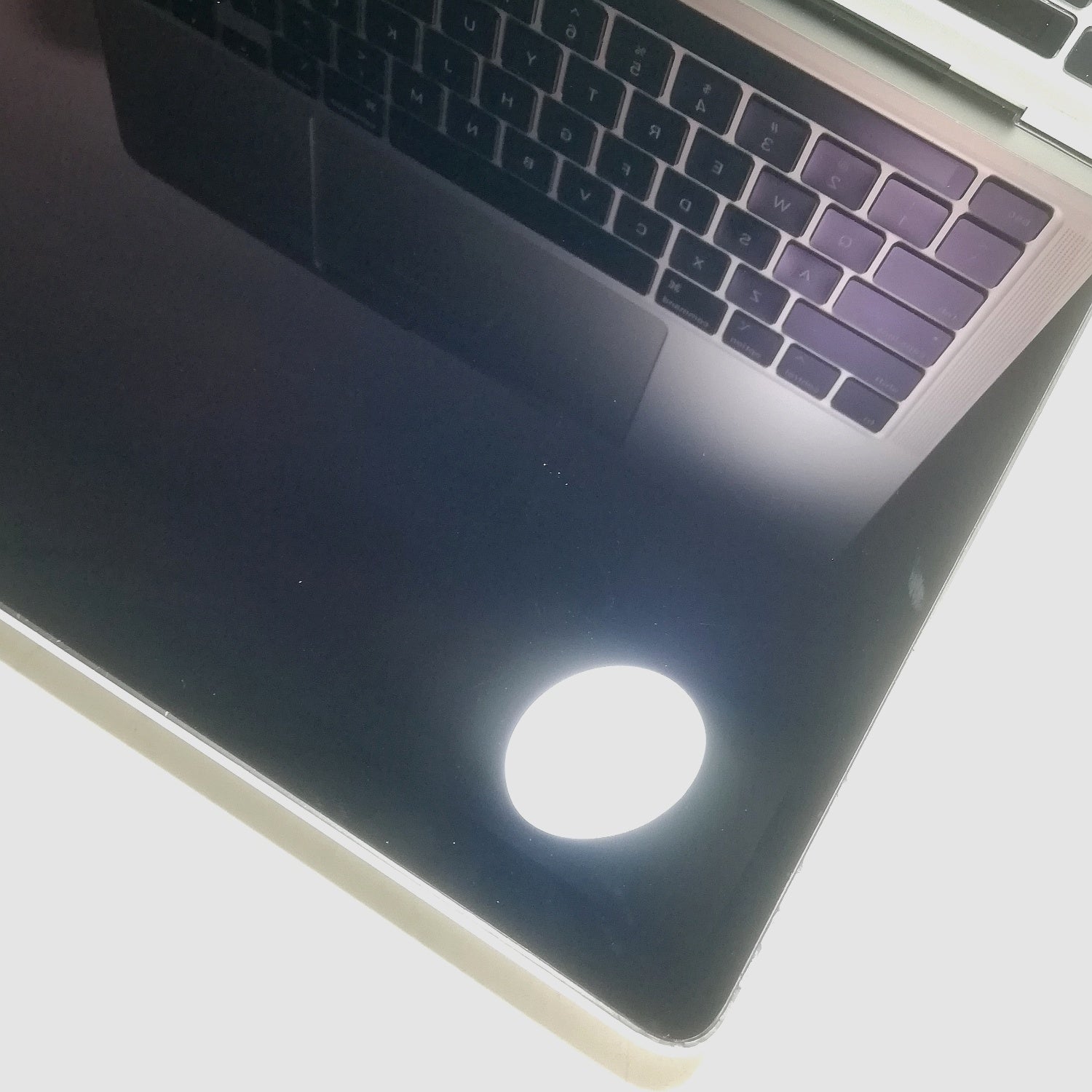 MacBook 中古 販売】MacBook Pro Touch Bar / 13インチ / 2020 / 16GB