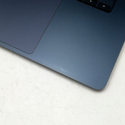 MacBook Air M2 / 15インチ / 2023 / 8GB / 256GB / ミッドナイト / ランク:C / MQKW3J/A / 【中古品管理番号:40746】