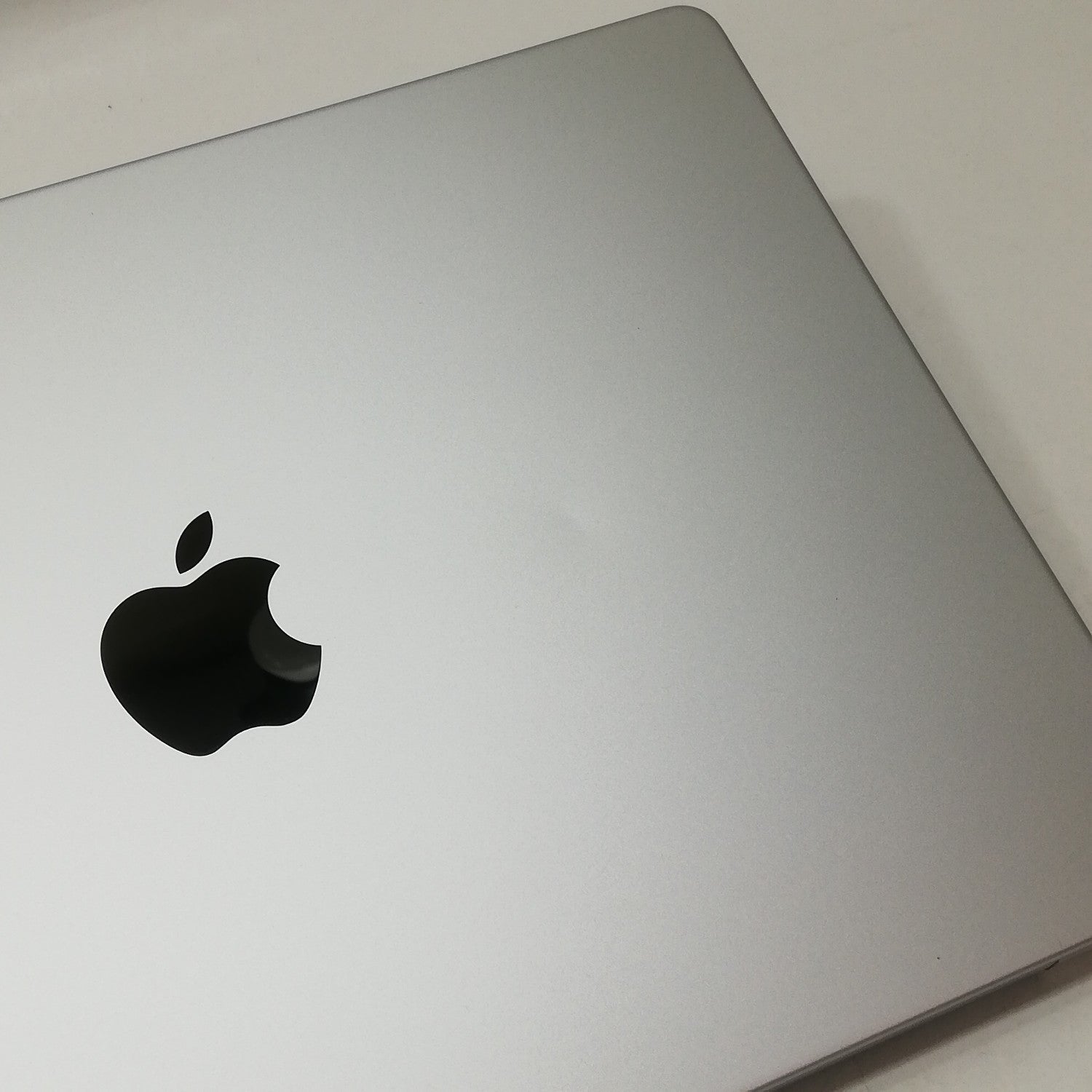 MacBook 中古 販売】MacBook Pro M1 Pro / 14インチ / 2021 / 16GB 