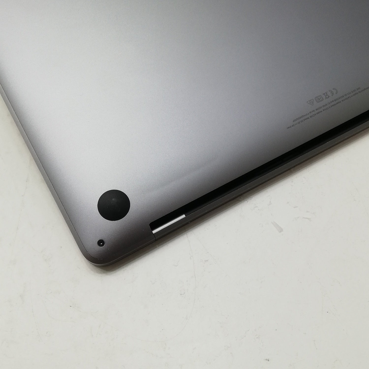 MacBook 中古 販売】MacBook Pro M1 / 13インチ / Mid2020 / 16GB