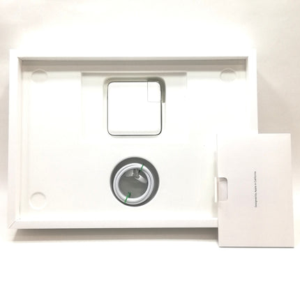 MacBook Pro M1 / 13インチ / Mid2020 / 8GB / 512GB / シルバー / ランク:C / MYDC2J/A / 【中古品管理番号:40802】