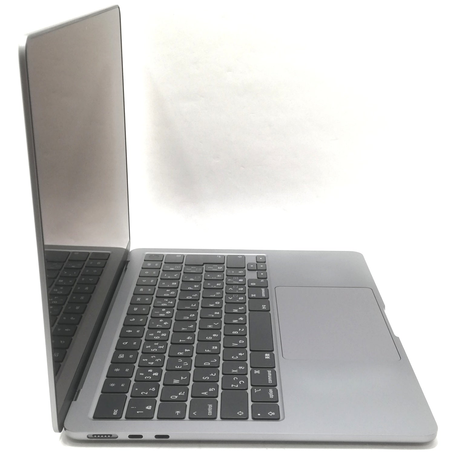 【極美品】MacBook Air M2 13.6インチ スペースグレー レビュー：新型M2チップ搭載MacBook Airはやっぱり期待を裏切らない