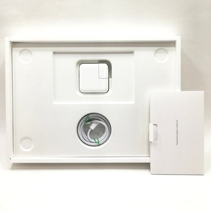 MacBook Air M4 / 13インチ / 2025 / 16GB / 256GB / シルバー / ランク:B / MW0W3J/A / 【中古品管理番号:40838】