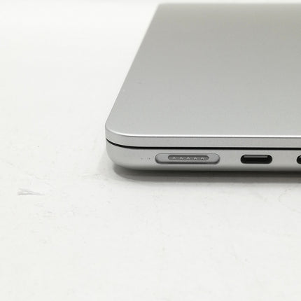 MacBook Air M4 / 13インチ / 2025 / 16GB / 256GB / シルバー / ランク:B / MW0W3J/A / 【中古品管理番号:40838】