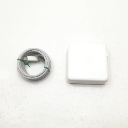 MacBook Pro M2Pro / 14インチ / 2023 / 16GB / 512GB / シルバー / ランク:C / MPHH3J/A / 【中古品管理番号:40842】