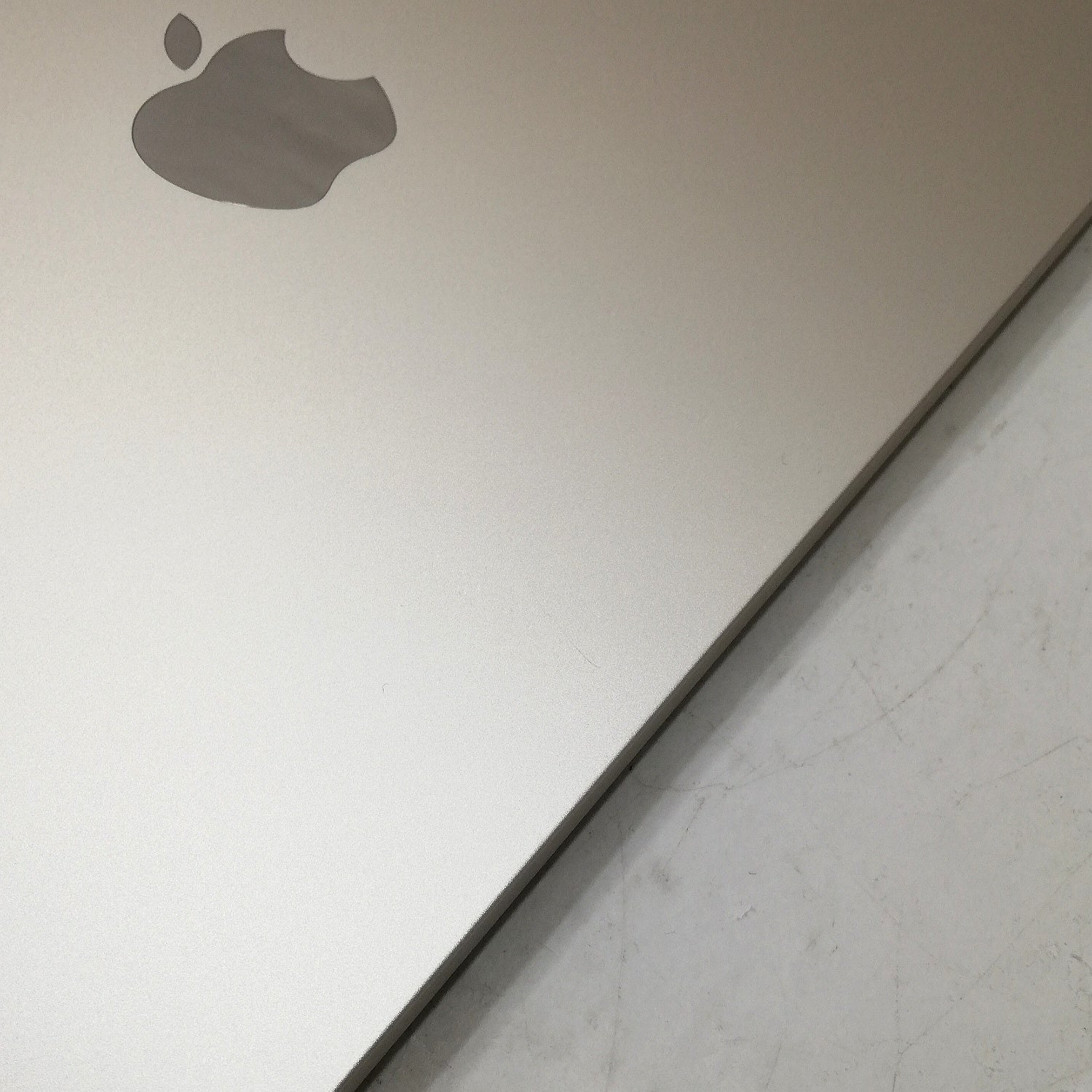 MacBook 中古 販売】MacBook Air M2 / 13インチ / 2022 / 8GB / 512GB