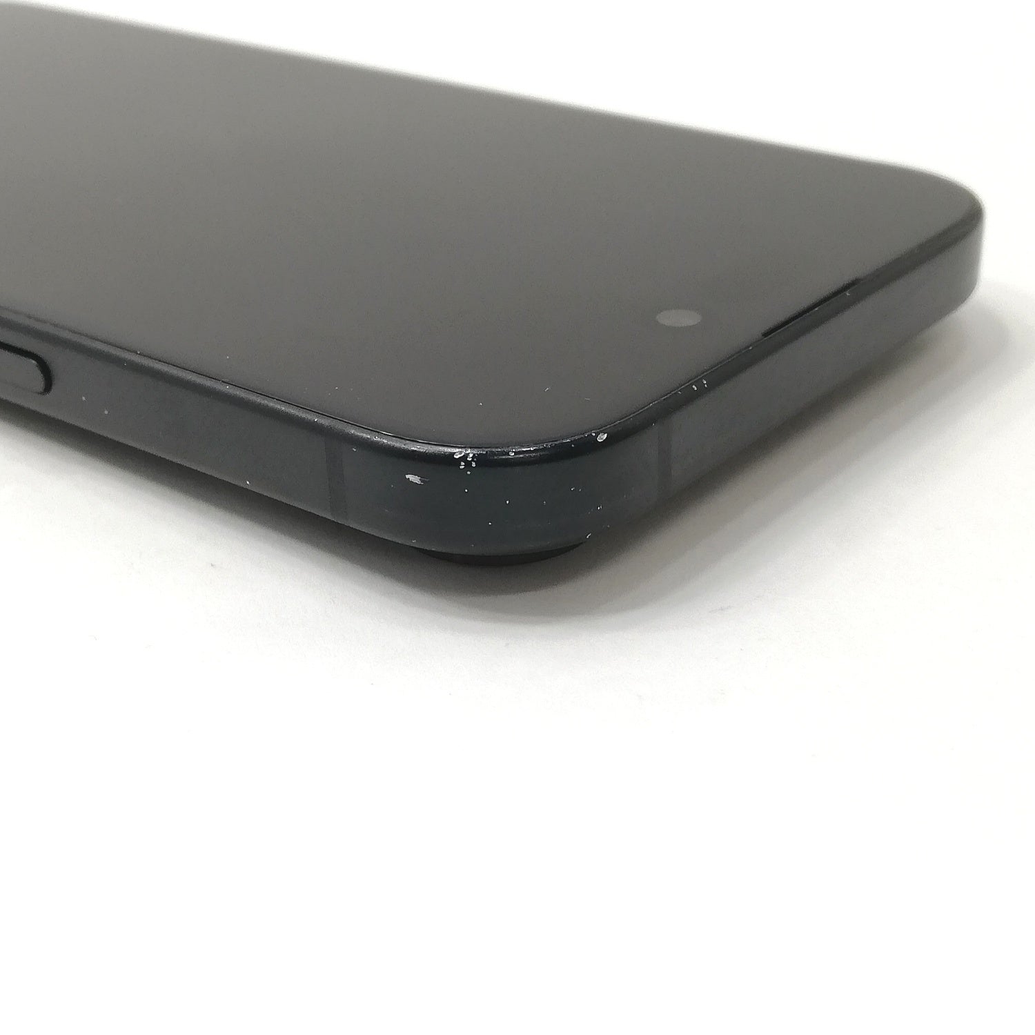 iPhone 中古 販売】iPhone 15 / 2023 / 128GB / ブラック / docomo版