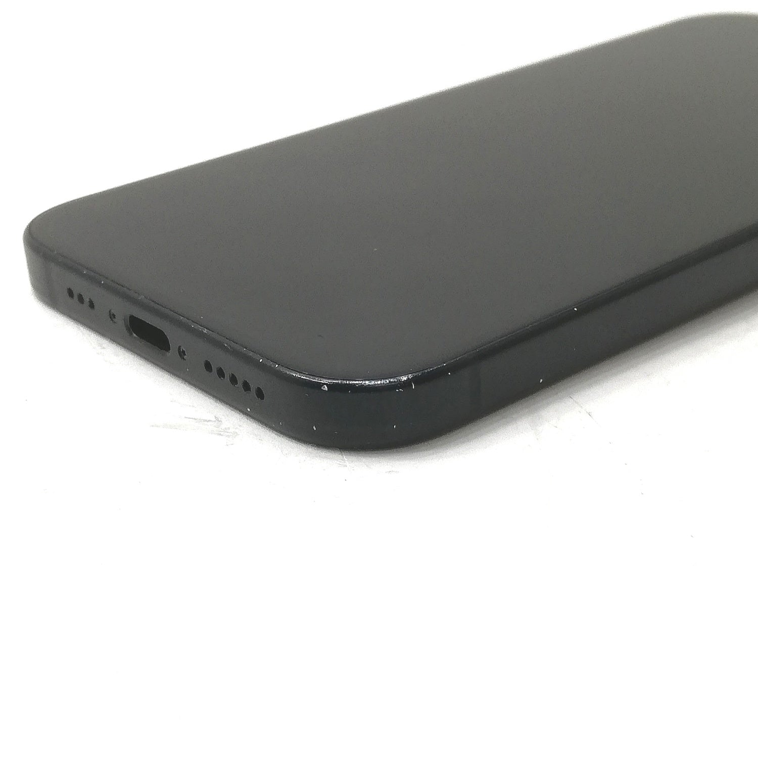 iPhone 中古 販売】iPhone 15 / 2023 / 128GB / ブラック / docomo版
