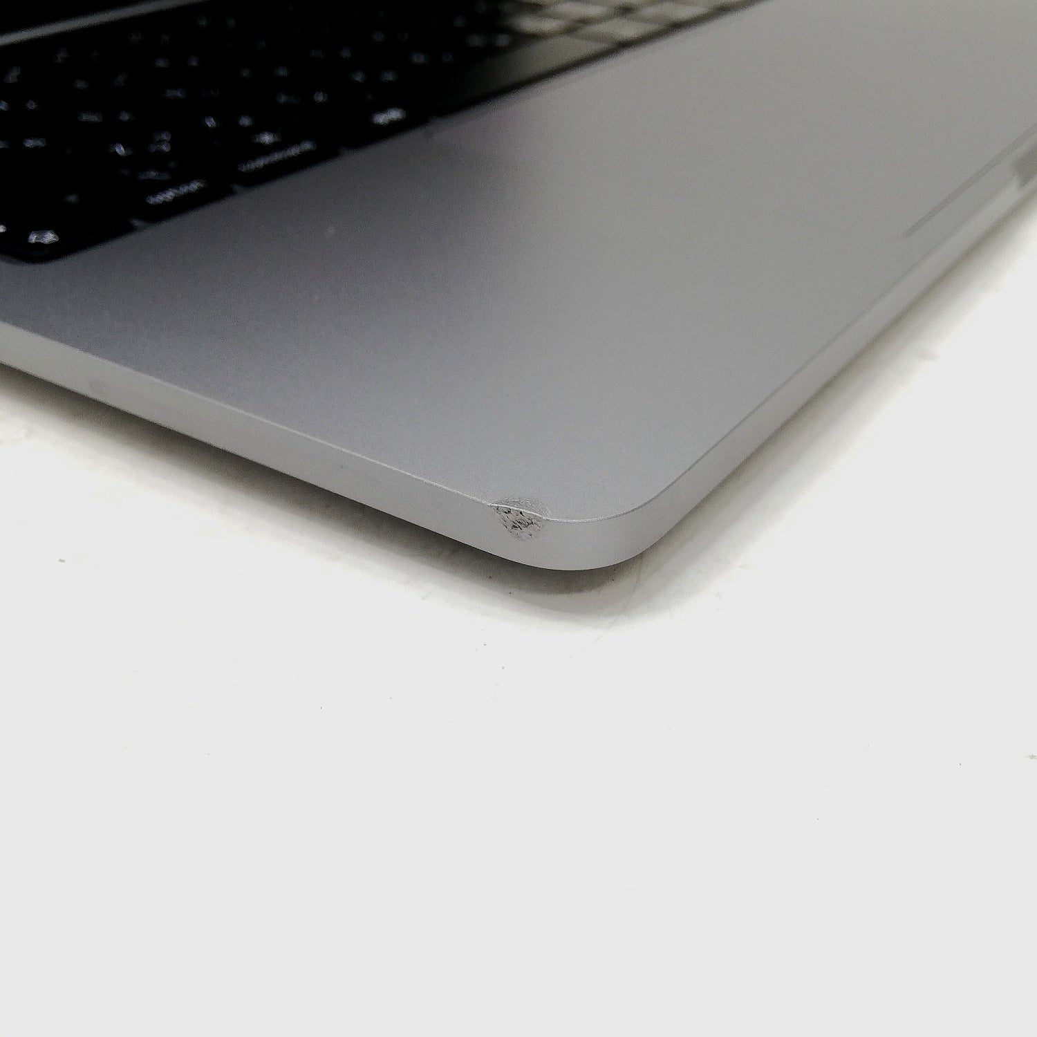 MacBook 中古 販売】MacBook Pro M1 / 13インチ / 2020 / 8GB / 256GB
