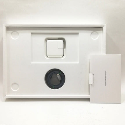 MacBook Air M2 / 13インチ / 2022 / 8GB / 256GB / ミッドナイト / ランク:C / MLY33J/A / 【中古品管理番号:41016】