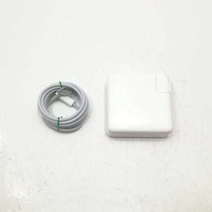 MacBook Pro M1 Max / 14インチ / 2021 / 64GB / 2TB / シルバー / ランク:C / MKGT3J/A（MAX) / 【中古品管理番号:41022】