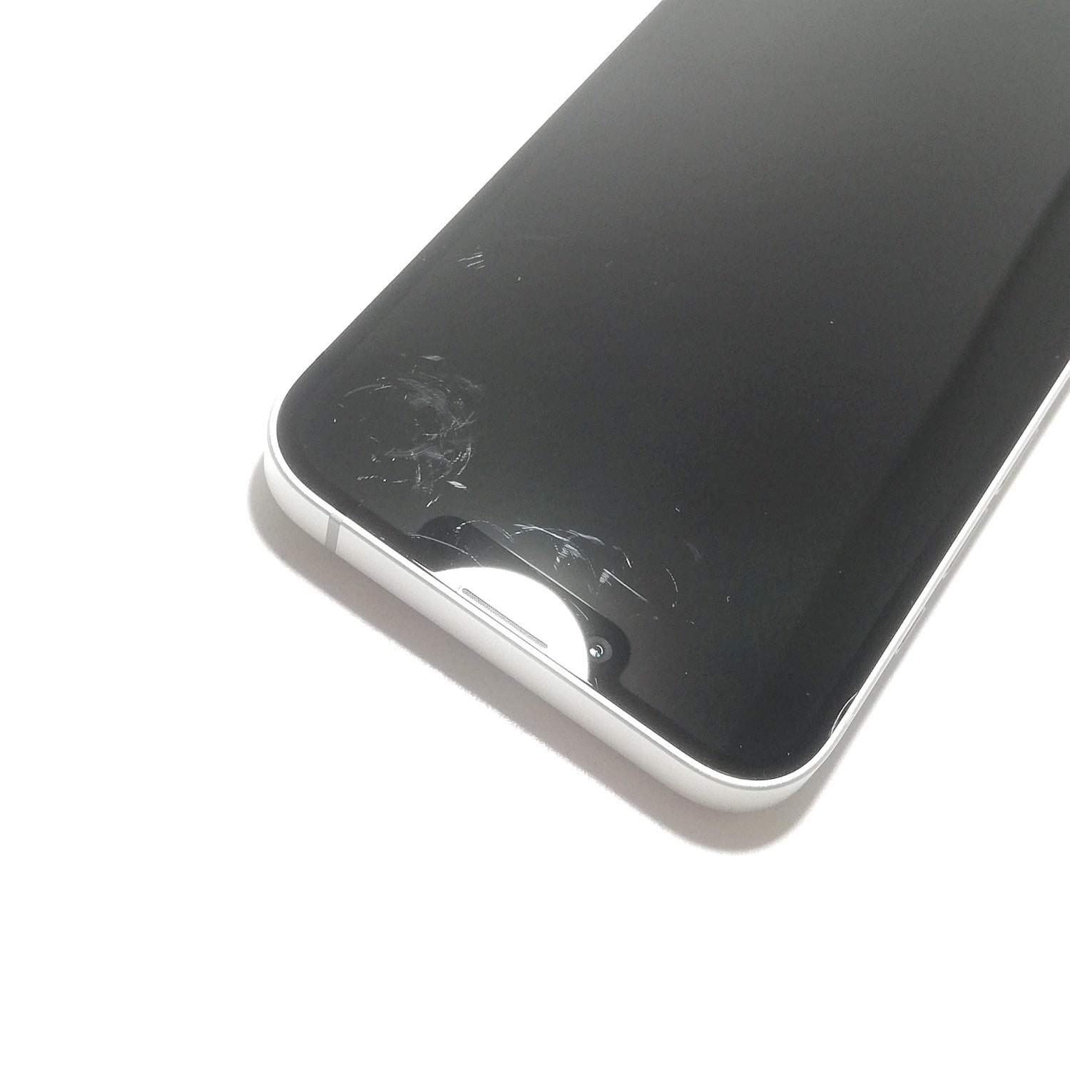 iPhone 中古 販売】iPhone 16e / 2025 / 128GB / ホワイト / au版SIM