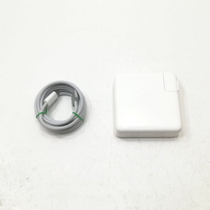 MacBook Pro M1 Max / 14インチ / 2021 / 32GB / 1TB / スペースグレイ / ランク:B / MKGQ3J/A(Max) / 【中古品管理番号:41055】