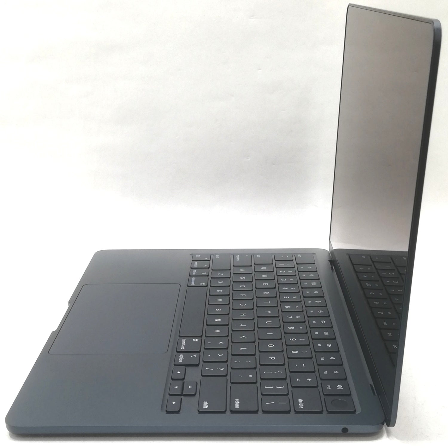 【美品・付属品未使用】MacBook Air M2 13.6ミッドナイト MacBook 中古 販売】MacBook Air M2 / 13インチ / 2022 / 8GB / 512GB
