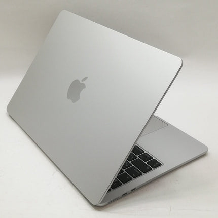 MacBook Air M2 / 13インチ / 2022 / 8GB / 256GB / シルバー / ランク:A / MLXY3J/A / 【中古品管理番号:41097】