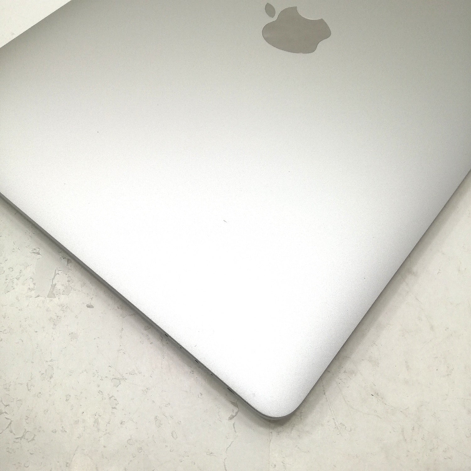 MacBook 中古 販売】MacBook Pro Touch Bar / 13インチ / 2020 / 16GB
