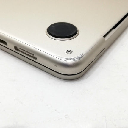 MacBook Air M2 / 15インチ / 2023 / 16GB / 256GB / スターライト / ランク:B / MQKU3J/A / 【中古品管理番号:41106】