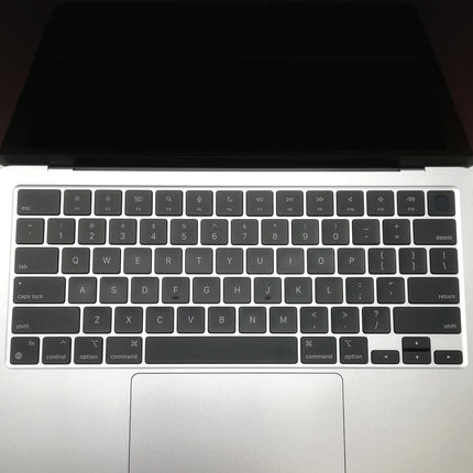 MacBook Air M2 / 13インチ / 2022 / 16GB / 512GB / シルバー / ランク:A / MLY03J/A / 【中古品管理番号:41135】
