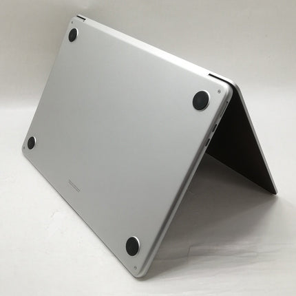 MacBook Air M2 / 13インチ / 2022 / 8GB / 256GB / シルバー / ランク:B / MLXY3J/A / 【中古品管理番号:41140】