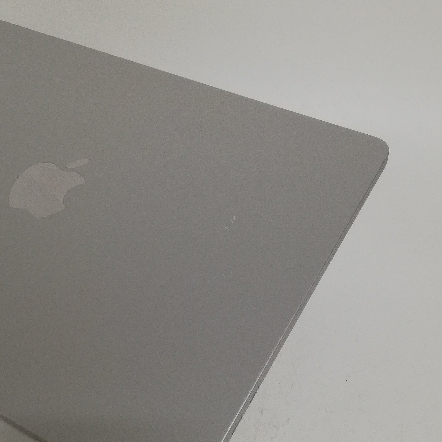 MacBook 中古 販売】MacBook Air M4 / 13インチ / 2025 / 16GB / 256GB