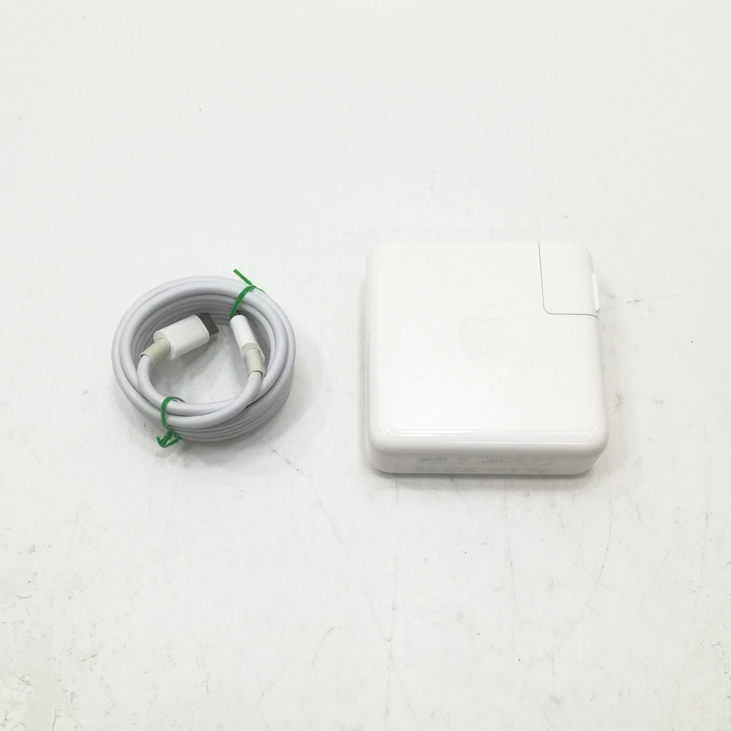 MacBook 中古 販売】MacBook Pro Touch Bar / 13インチ / 2020 / 16GB