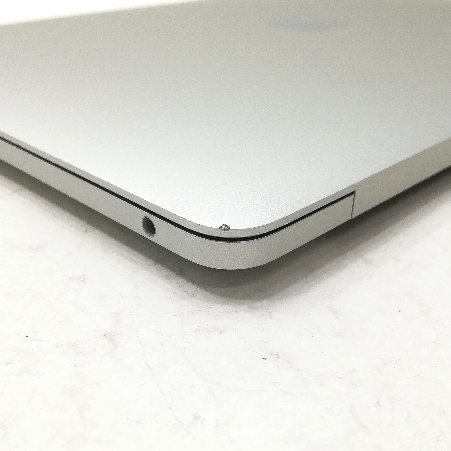 MacBook 中古 販売】MacBook Pro Touch Bar / 13インチ / 2020 / 16GB
