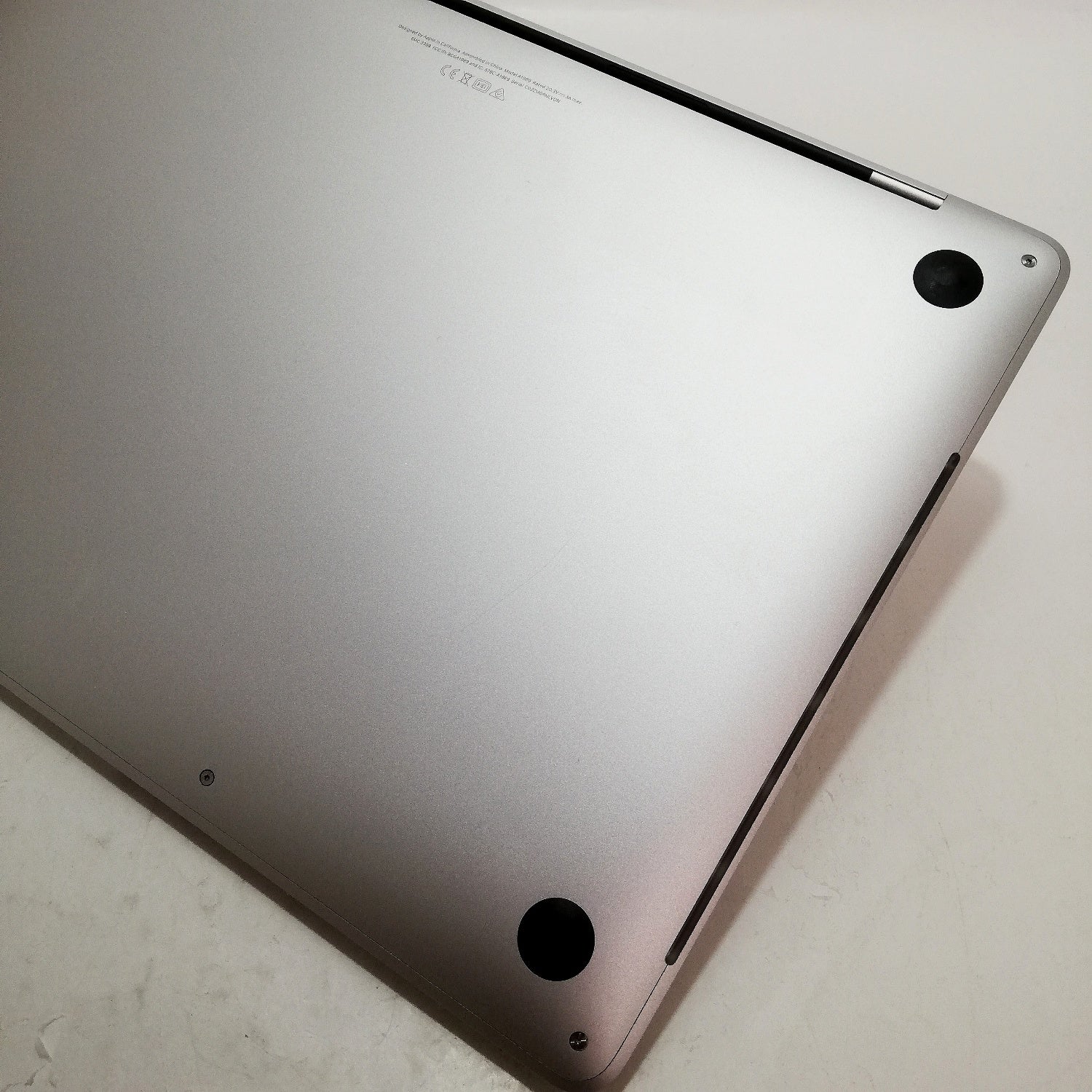 MacBook 中古 販売】MacBook Pro Touch Bar / 13インチ / 2019 / 16GB MacBook 中古 販売】MacBook Pro Touch Bar / 13インチ / 2019 / 16GB