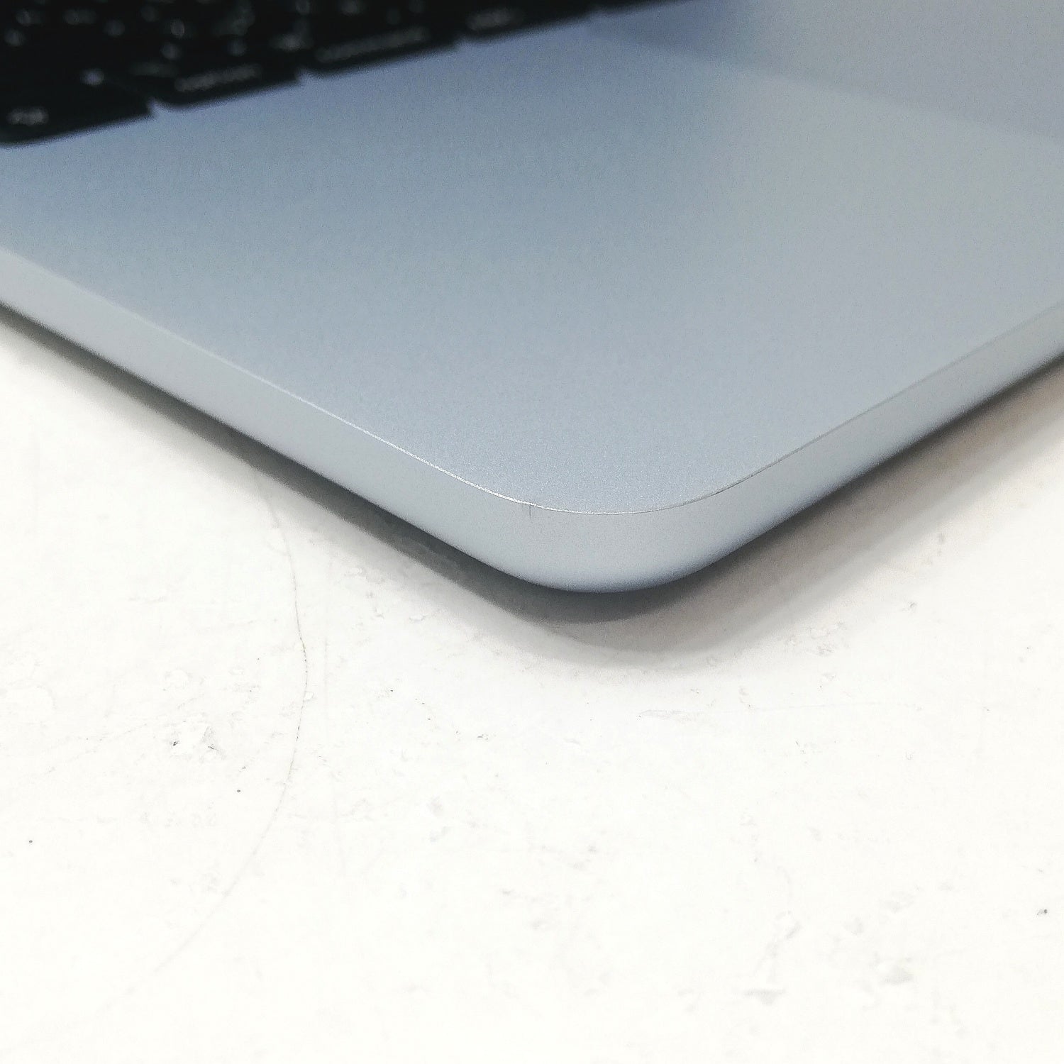 MacBook 中古 販売】MacBook Air M4 / 13インチ / 2025 / 16GB / 256GB