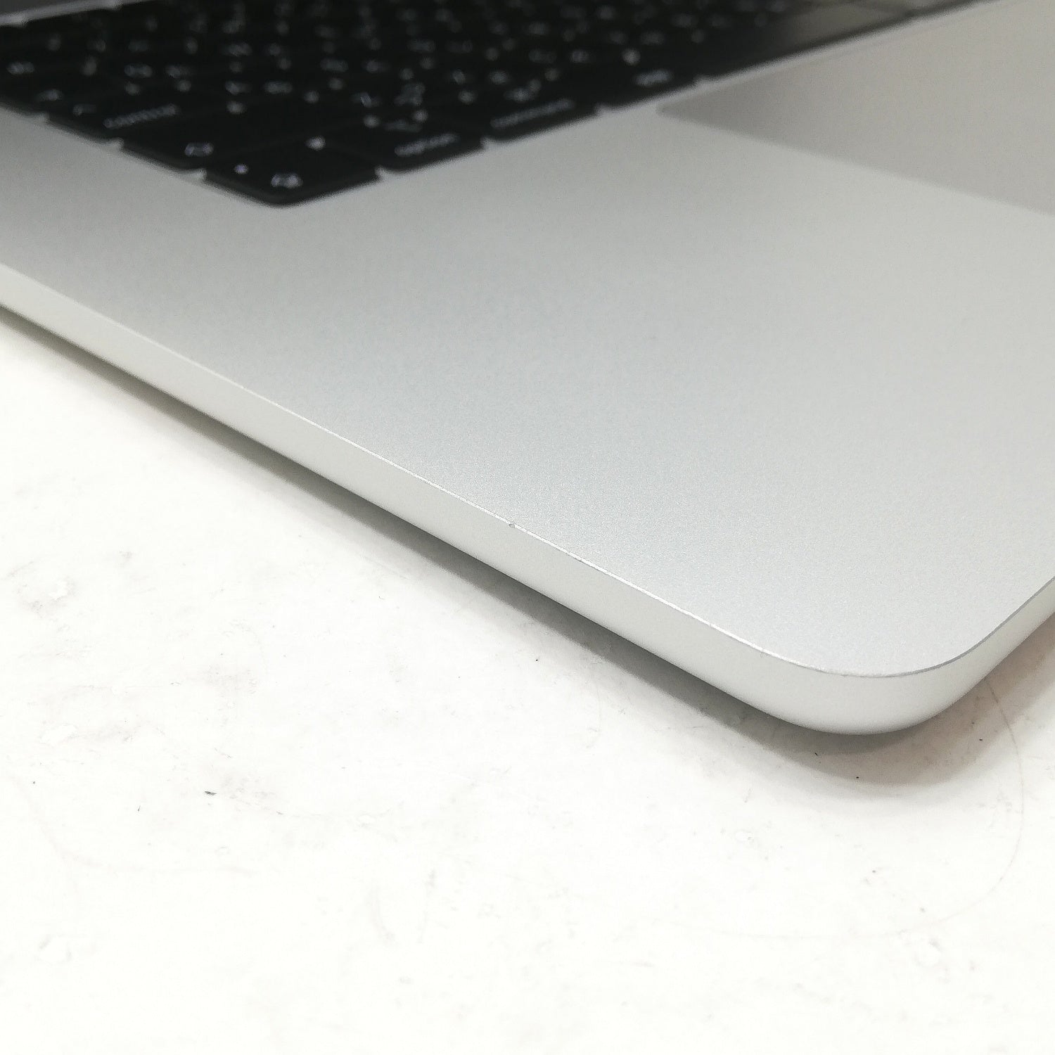 MacBook 中古 販売】MacBook Air M2 / 15インチ / 2023 / 8GB / 256GB
