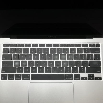 MacBook Air M1 / 13インチ / 2020 / 16GB / 512GB / シルバー / ランク:B / MGNA3J/A / 【中古品管理番号:41308】
